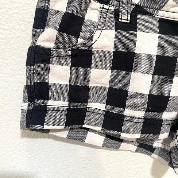 GUESS buffalo plaid low rise booty shorts size 25 - Picture 3 of 9